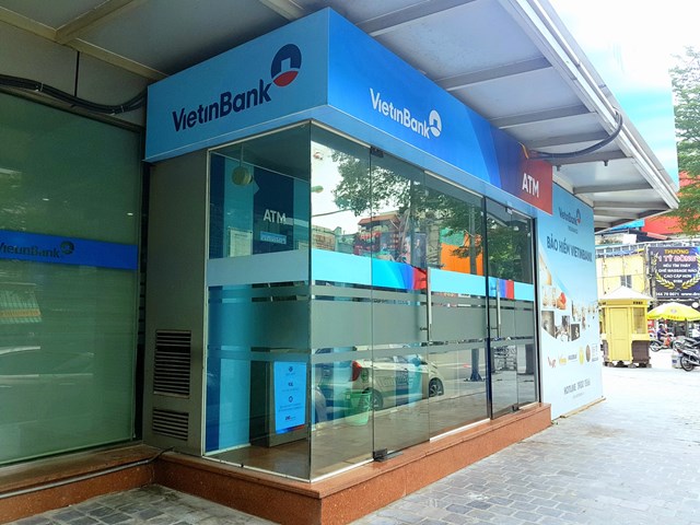 Một c&acirc;y ATM của VietinBank. (Ảnh:&nbsp;L&ecirc; Huy). &nbsp;