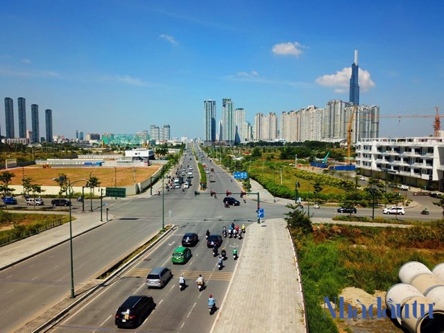 Hạ tầng giao th&ocirc;ng kết nối đ&oacute;ng vai tr&ograve; quan trọng trong việc th&uacute;c đẩy ph&aacute;t triển kinh tế giữa c&aacute;c v&ugrave;ng, đặc biệt tạo "c&uacute; h&iacute;ch" lĩnh vực bất động sản.