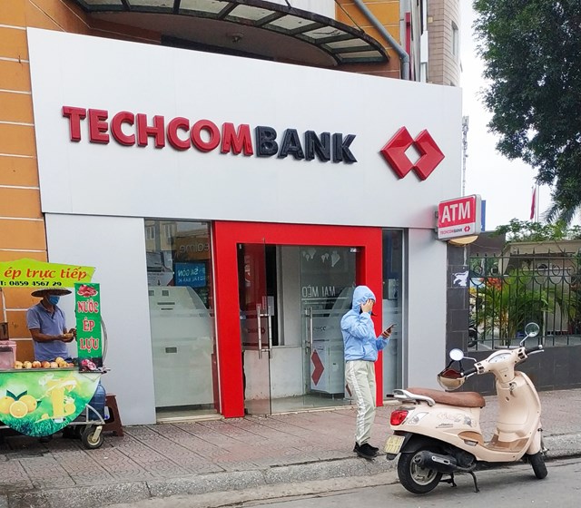 Một c&acirc;y ATM của Techcombank tại H&agrave; Nội. (Ảnh:&nbsp;Song Ngọc). &nbsp;