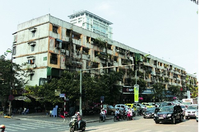 &nbsp;Chung cư cũ tr&ecirc;n phố Giảng V&otilde;. Ảnh: Phạm H&ugrave;ng