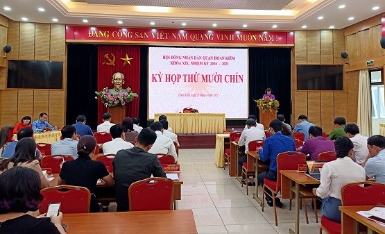 To&agrave;n cảnh kỳ họp thứ 19, kh&oacute;a XIX của HĐND quận Ho&agrave;n Kiếm