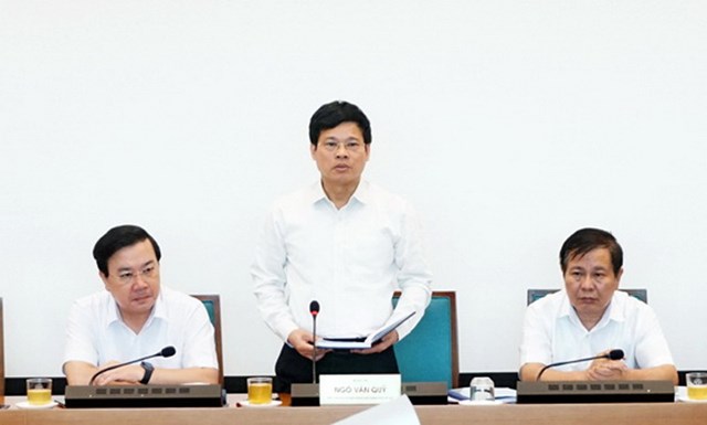 Ph&oacute; Chủ tịch UBND TP H&agrave; Nội Ng&ocirc; Văn Qu&yacute; ph&aacute;t biểu tại cuộc họp &nbsp;