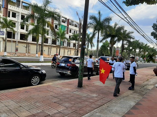 Chi hội Sản vật T&#226;y Nguy&#234;n: Đến thăm v&#224; tặng qu&#224; c&#225;c chiến sĩ huyện đảo Trường Sa nh&#226;n dịp Tết Nguy&#234;n đ&#225;n T&#226;n Sửu - Ảnh 2