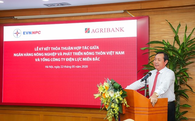 Tổng Gi&aacute;m đốc Agribank Tiết Văn Th&agrave;nh ph&aacute;t biểu tại buổi Lễ