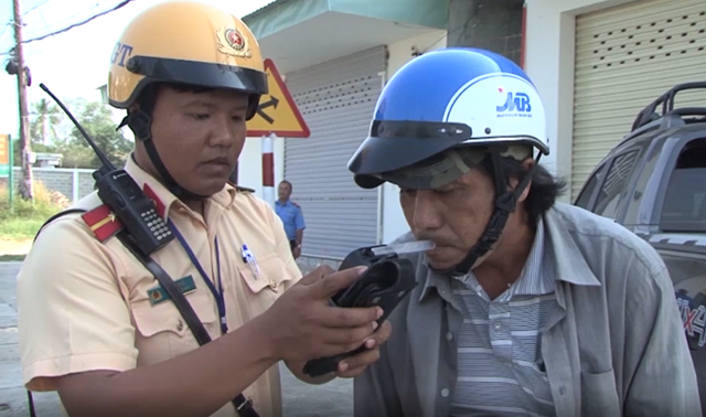 Lực lượng cảnh s&aacute;t giao th&ocirc;ng huyện Ph&uacute; Quốc t&iacute;ch cực tuần tra kiểm tra an to&agrave;n giao th&ocirc;ng tr&ecirc;n địa b&agrave;n huyện