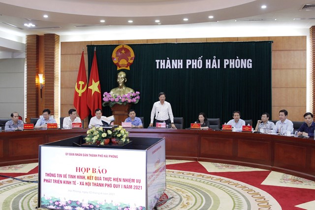 Lãnh đạo thành phố thông tin về tình hình phát triển kinh tế xã hội trên địa bàn 3 tháng đầu năm