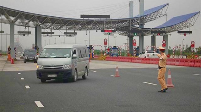 Quảng Ninh: Tạm dừng hoạt động vận tải kh&#225;ch tại để ph&#242;ng chống COVID-19 - Ảnh 1