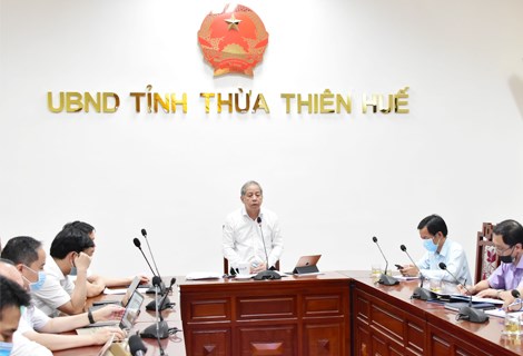 Mặc d&ugrave; đến nay tr&ecirc;n địa b&agrave;n chưa c&oacute; trường hợp nhiễm bệnh nhưng t&igrave;nh trạng người d&acirc;n, học sinh, sinh vi&ecirc;n, c&aacute;n bộ c&ocirc;ng chức vi&ecirc;n chức trở về từ địa phương c&oacute; dịch sau lễ (30/4&amp;01/5) kh&aacute; đ&ocirc;ng n&ecirc;n y&ecirc;u cầu c&aacute;c cơ quan, đơn vị, địa phương phải r&agrave; so&aacute;t kỹ v&agrave; y&ecirc;u cầu tất cả người đi từ c&aacute;c tỉnh/th&agrave;nh kh&aacute;c trở về địa phương bắt buộc phải khai b&aacute;o y tế, tự theo d&otilde;i sức khỏe theo quy định. "C&aacute;c địa phương cần r&agrave; so&aacute;t lại cơ chế, quy tr&igrave;nh khai b&aacute;o y tế tại địa phương đ&atilde; tốt thật sự chưa, số liệu đ&atilde; nắm được cụ thể, ch&iacute;nh x&aacute;c chưa, nếu để xảy ra sai s&oacute;t, bỏ s&oacute;t đối tượng th&igrave; hậu quả sẽ kh&oacute; lường". Chủ tịch UBND tỉnh Phan Ngọc Thọ n&ecirc;u r&otilde;.