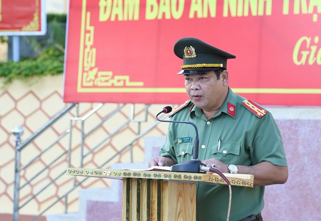 Đại t&aacute; Rah Lan L&acirc;m - Ủy vi&ecirc;n Ban Thường vụ Đảng ủy, Gi&aacute;m đốc C&ocirc;ng an tỉnh ph&aacute;t lệnh ra qu&acirc;n tấn c&ocirc;ng trấn &aacute;p tội phạm&nbsp;bảo đảm an ninh, trật tự (ANTT).