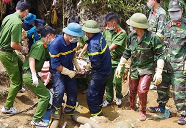 Sạt lở thủy điện R&#224;o Trăng 3: Nỗ lực mở đường, tiếp cận c&#244;ng nh&#226;n mất t&#237;ch - Ảnh 2