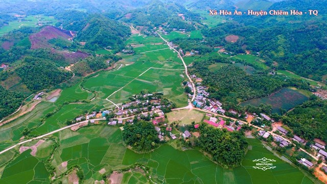 Khung cảnh miền quê yên bình, đổi mới tại xã Hòa An, huyện Chiêm Hóa (Ảnh: Minh Phụng)