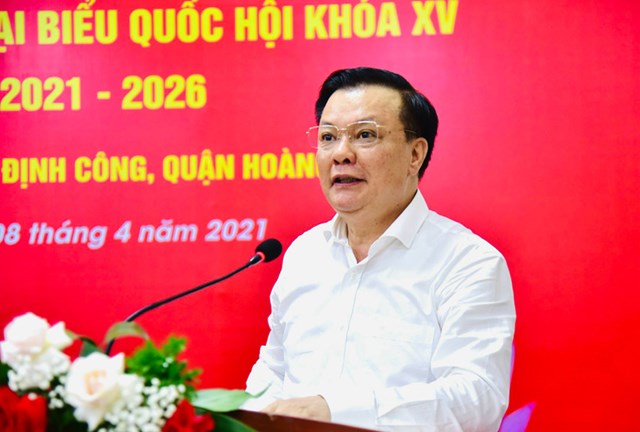 Bí thư Thành ủy Hà Nội Đinh Tiến Dũng phát biểu tại hội nghị. 