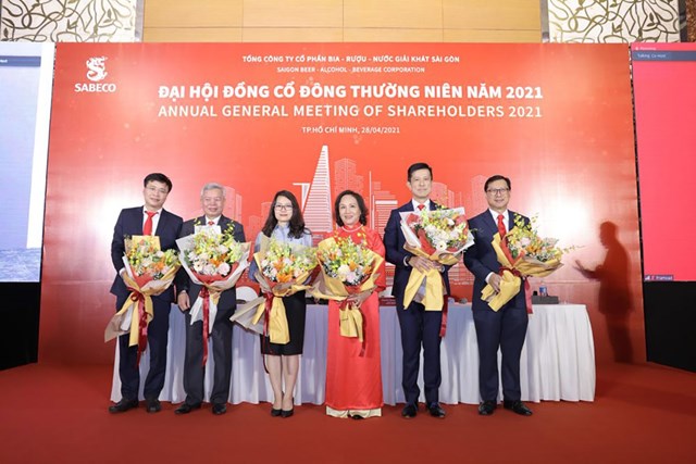 Hội đồng quản trị của Sabeco ra mắt sau Đại hội cổ đông thường niên 2021. (Ảnh: Báo Thanh niên)