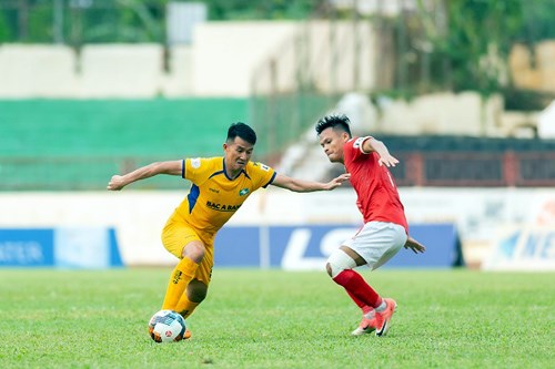 Trận &#39;Derby xứ Nghệ&#39; đầu ti&#234;n trong lịch sử s&#226;n chơi V.league: SLNA h&#242;a Hồng Lĩnh H&#224; Tĩnh - Ảnh 2