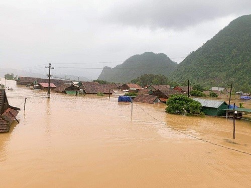 V&ugrave;ng rốn lũ T&acirc;n H&oacute;a ch&igrave;m s&acirc;u trong nước.