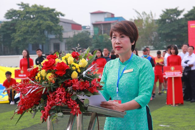 Bà Lê Thị Bích Ngọc – Tổng Biên tập báo Lao động Thủ đô, Trưởng Ban Tổ chức giải phát biểu khai mạc