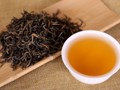 Tăng cường sức khỏe và tinh thần với hồng trà mỗi sáng
