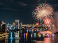 Tầm view pháo hoa “đỉnh nóc kịch trần” từ tổ hợp Sun Symphony Residence soi bóng sông Hàn