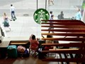 “Back to Starbucks”: Chiến lược tái định vị thương hiệu giữa làn sóng rời đi