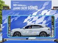 Lái thử bộ đôi VinFast VF 7 và VF 8, người dùng nhận xét: “Tăng tốc quá tốt, động cơ êm ái, linh hoạt trong không gian hẹp”