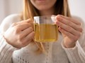Uống nước chè xanh vào buổi sáng có tác dụng gì?