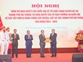 Chủ tịch Quốc hội trao Nghị quyết về tổ chức chính quyền đô thị tại Hải Phòng