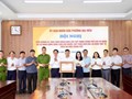 Trao Bằng khen của Thủ tướng Chính phủ cho “người hùng” Phạm Thế Huy Hoàng