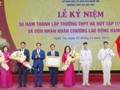 Trường THPT Hà Huy Tập đón nhận Huân chương Lao động hạng Nhất