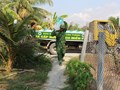 Bộ đội Biên phòng Tiền Giang vận chuyển nước sạch cho người dân bị ảnh hưởng hạn mặn