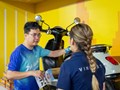 Khách Việt nô nức đổi xăng lấy điện: “Một năm tiết kiệm đủ mua thêm chiếc xe máy nữa”