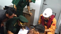 Cấp cứu kịp thời ngư dân bị đột quỵ ở vùng biển Đặc khu Hoàng Sa