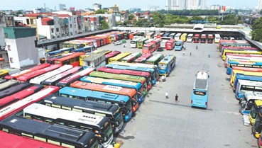 Khan hiếm vé tàu xe: Nỗi lo thường niên của người dân xa quê