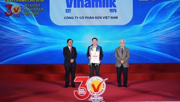 Vinamilk 30 năm liên tiếp được vinh danh Hàng Việt Nam Chất Lượng Cao