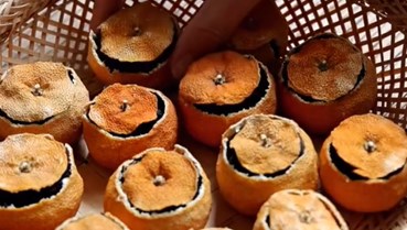 Ấm nồng vị cam nướng và trà đen ủ kỹ