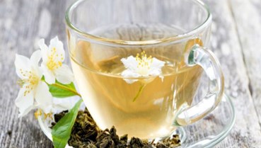 Vóc dáng nhẹ nhàng với 4 thói quen uống trà nhài đơn giản tại nhà
