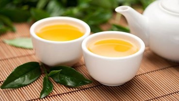 Uống trà khi đói: Những lợi ích và nguy cơ sức khỏe bạn cần biết để lựa chọn thông minh