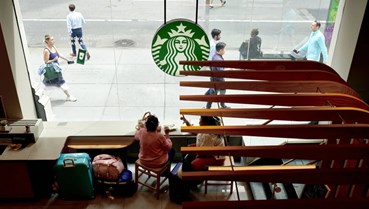 “Back to Starbucks”: Chiến lược tái định vị thương hiệu giữa làn sóng rời đi