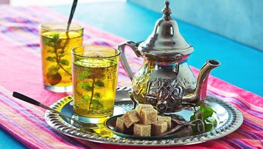 Trà Bạc hà Maghrebi: Nghi thức kết nối và triết lý sống bên ấm trà Bắc Phi