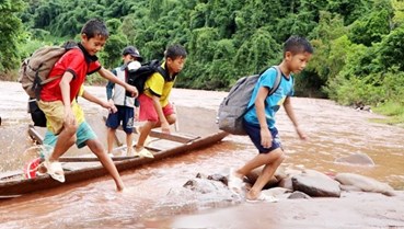 Trang bị kỹ năng mùa mưa bão: 10 điều trẻ nên biết