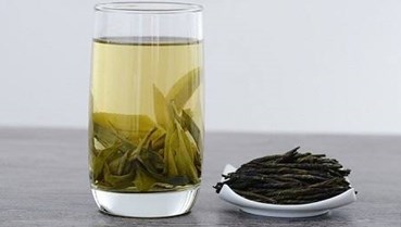 Hợp chất trong trà và socola đen có thể giúp hạ huyết áp