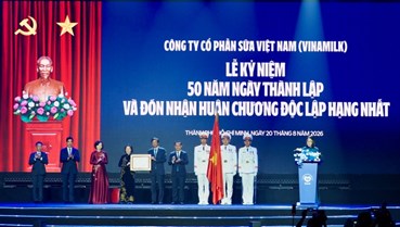Vinamilk đón nhận Huân chương Độc lập hạng Nhất tại dấu mốc 50 năm