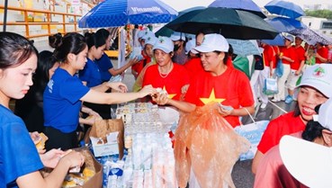 Vinamilk Sure đồng hành cùng người cao tuổi chủ động sống khỏe