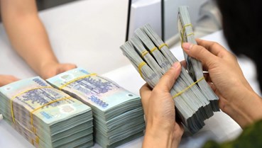 Lãi suất tham chiếu đồng loạt đi lên, áp lực mới với người vay dài hạn