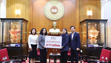 Tập đoàn BRG và Ngân hàng SeABank trao 5 tỷ đồng ủng hộ đồng bào khắc phục hậu quả thiên tai