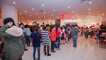 Tâm lý tiêu dùng cuối năm: Mua vì nhu cầu hay vì… sợ bỏ lỡ?