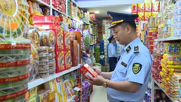 Tăng cường ngăn chặn hàng không bảo đảm chất lượng trên thị trường cận Tết