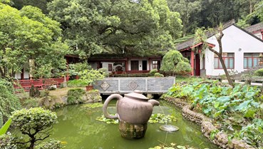 Đi vào một miền ký ức của " Tây Hồ Long Tỉnh "