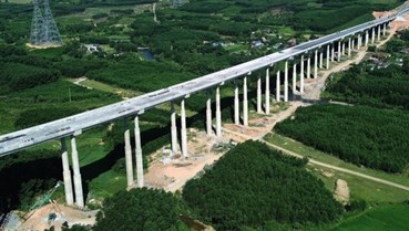 Dự án cao tốc Vũng Áng – Bùng: Phấn đấu thông tuyến dịp 19/8