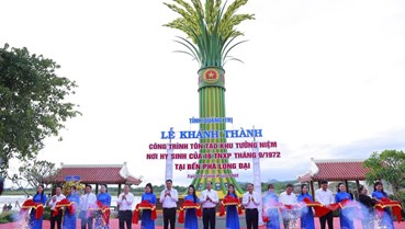 Khánh thành Khu tưởng niệm 16 Thanh niên xung phong hy sinh tại Bến phà Long Đại