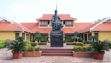 Sôi nổi hoạt động kỷ niệm 260 năm Ngày sinh Đại thi hào Nguyễn Du